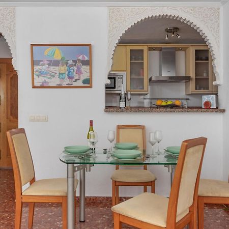 Beachfront, Two Bed- & Bathrooms, Private Parking Fuengirola Buitenkant foto