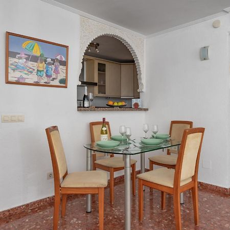 Beachfront, Two Bed- & Bathrooms, Private Parking Fuengirola Buitenkant foto