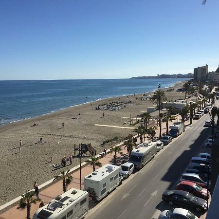 Beachfront, Two Bed- & Bathrooms, Private Parking Fuengirola Buitenkant foto