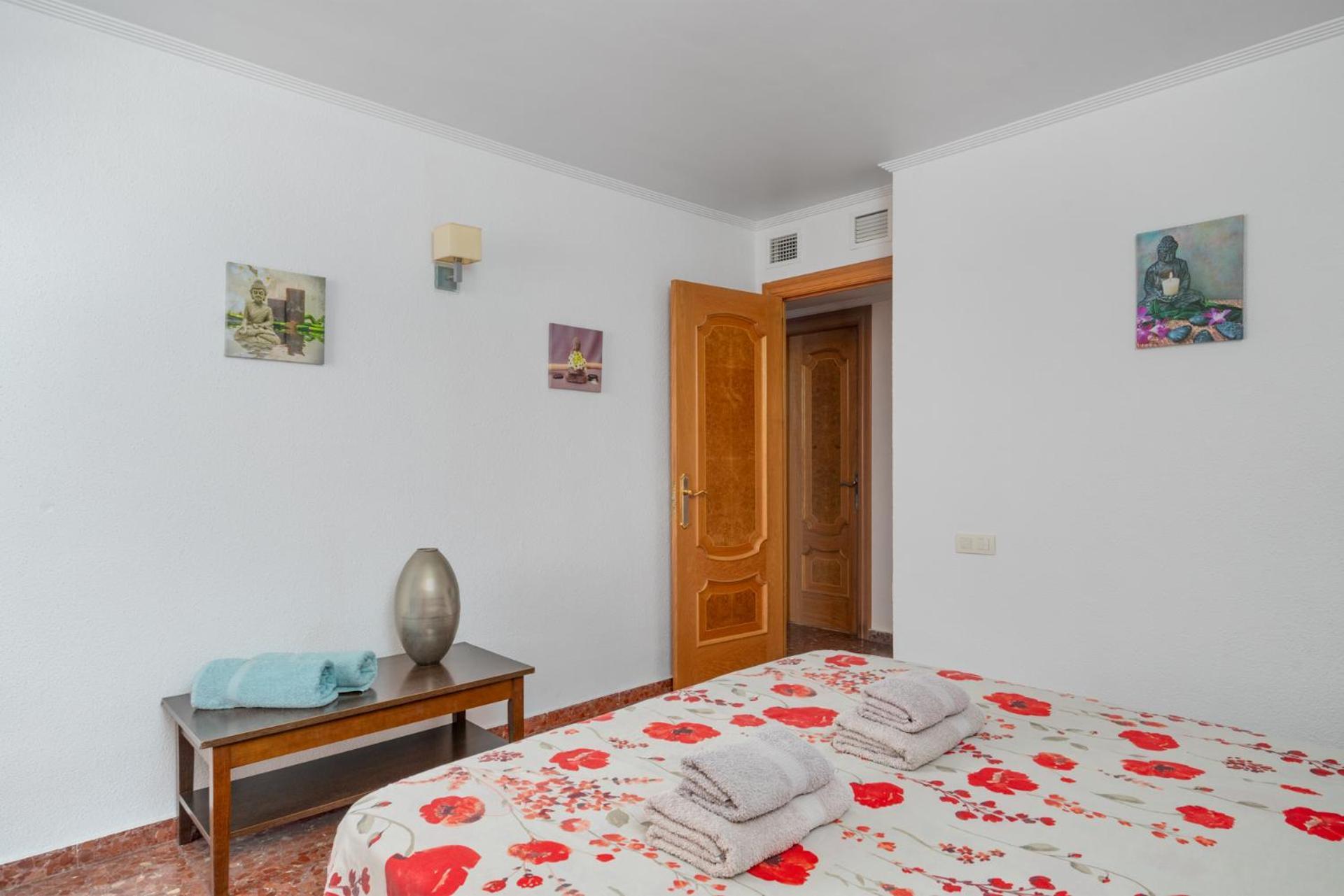 Beachfront, Two Bed- & Bathrooms, Private Parking Fuengirola Buitenkant foto