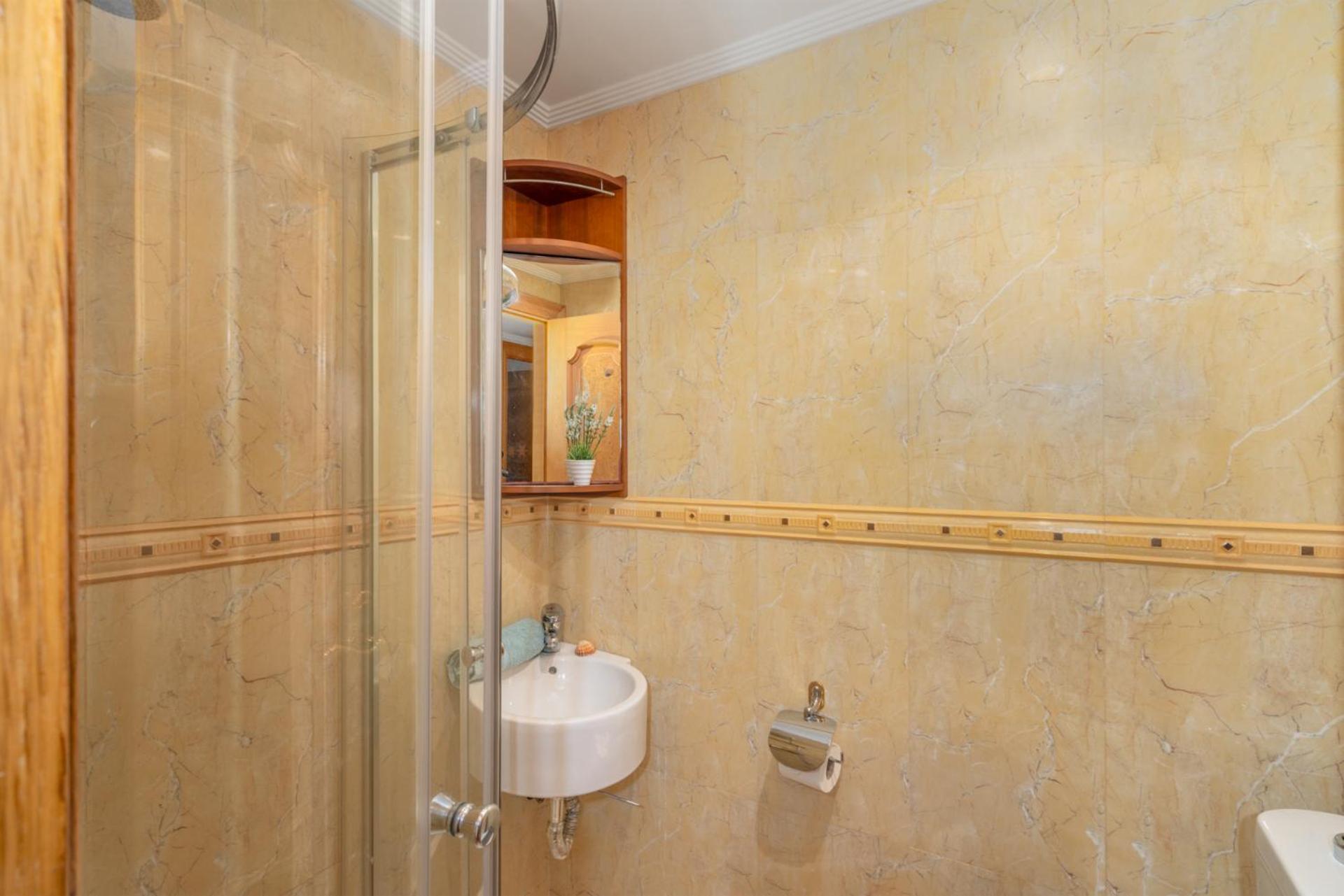 Beachfront, Two Bed- & Bathrooms, Private Parking Fuengirola Buitenkant foto