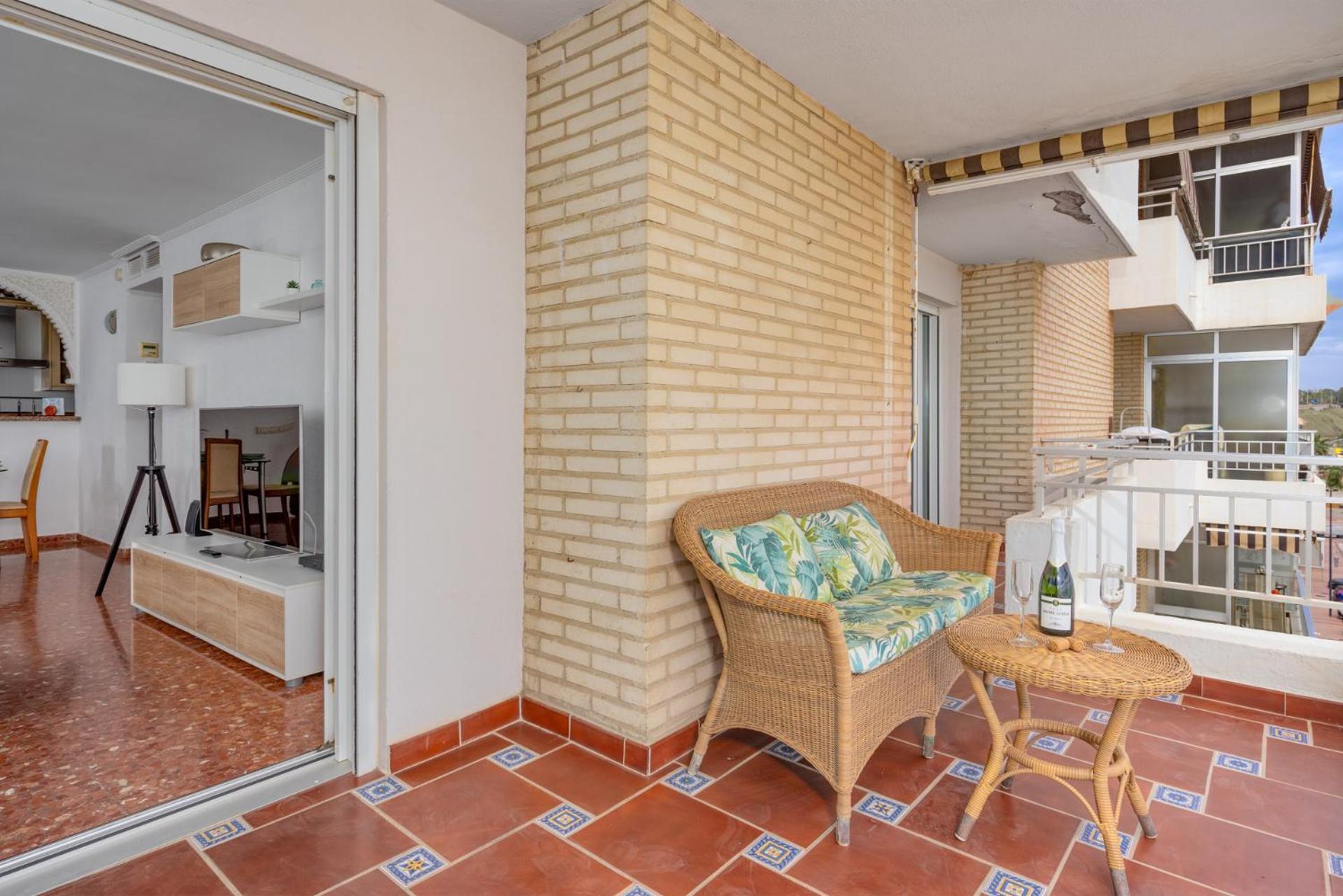 Beachfront, Two Bed- & Bathrooms, Private Parking Fuengirola Buitenkant foto