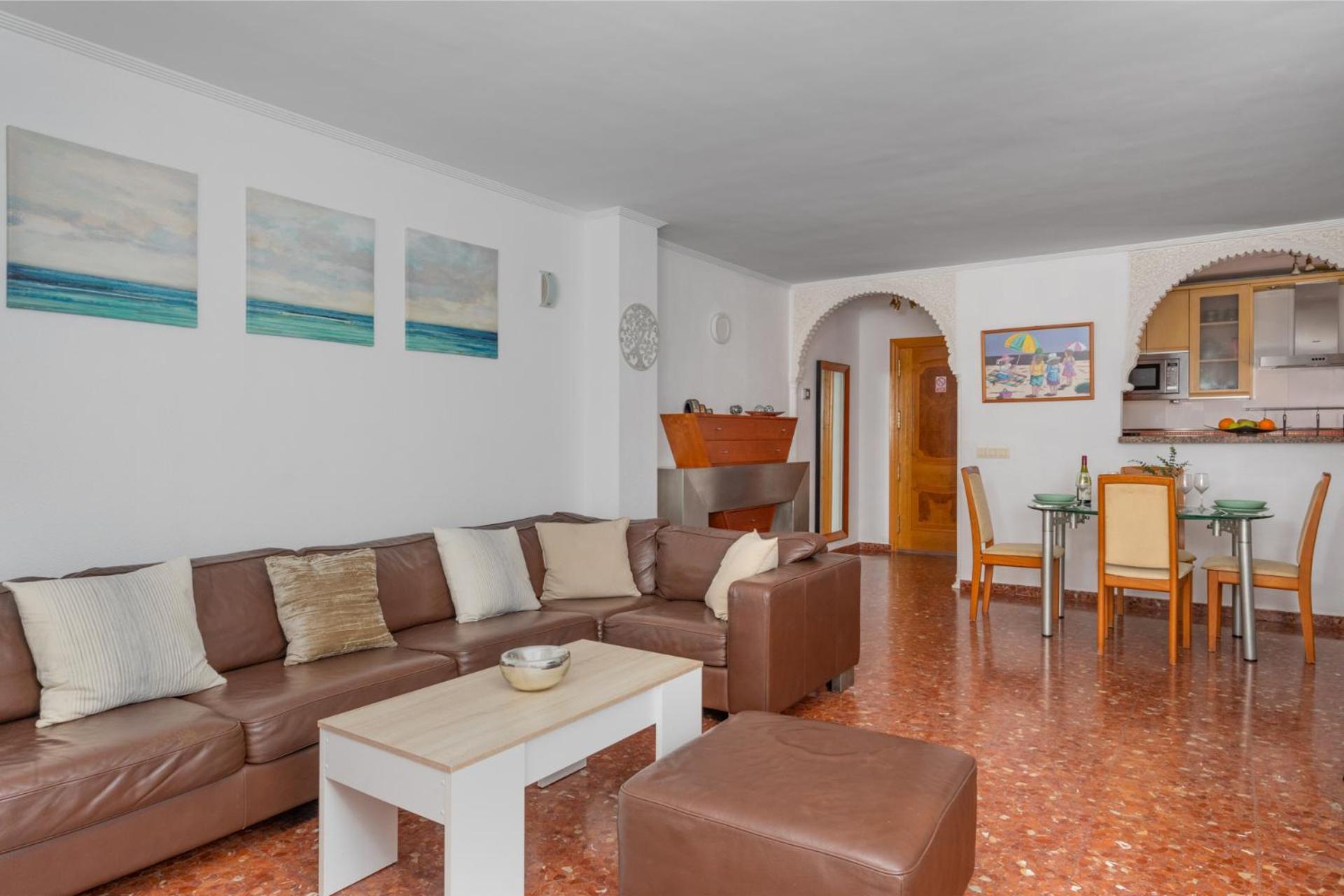 Beachfront, Two Bed- & Bathrooms, Private Parking Fuengirola Buitenkant foto