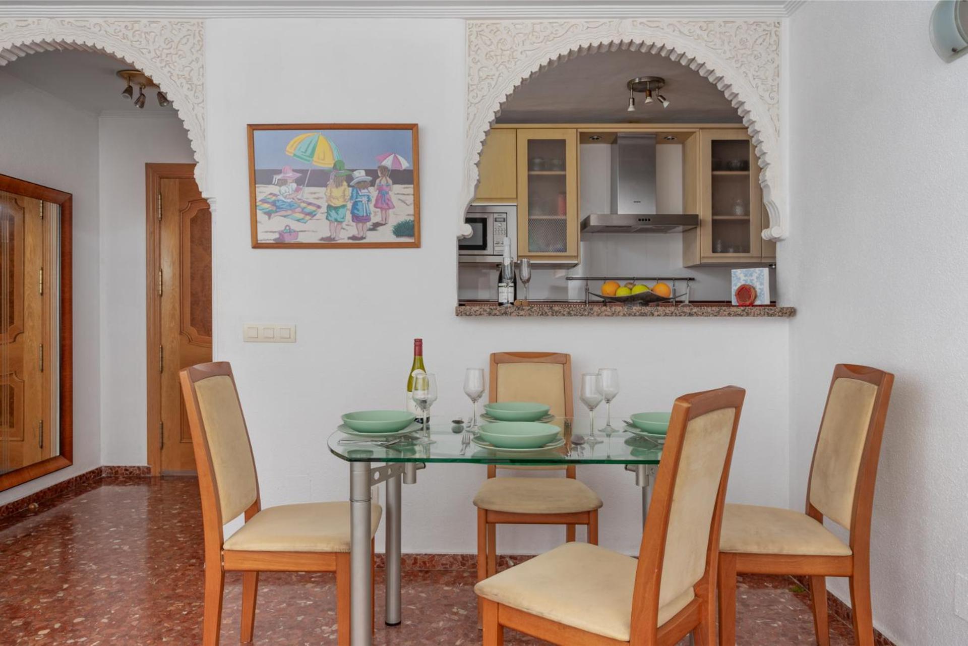 Beachfront, Two Bed- & Bathrooms, Private Parking Fuengirola Buitenkant foto