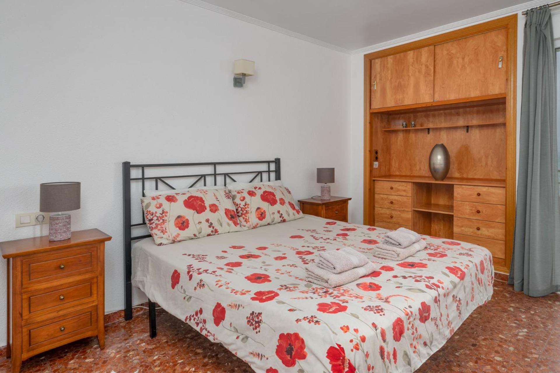 Beachfront, Two Bed- & Bathrooms, Private Parking Fuengirola Buitenkant foto