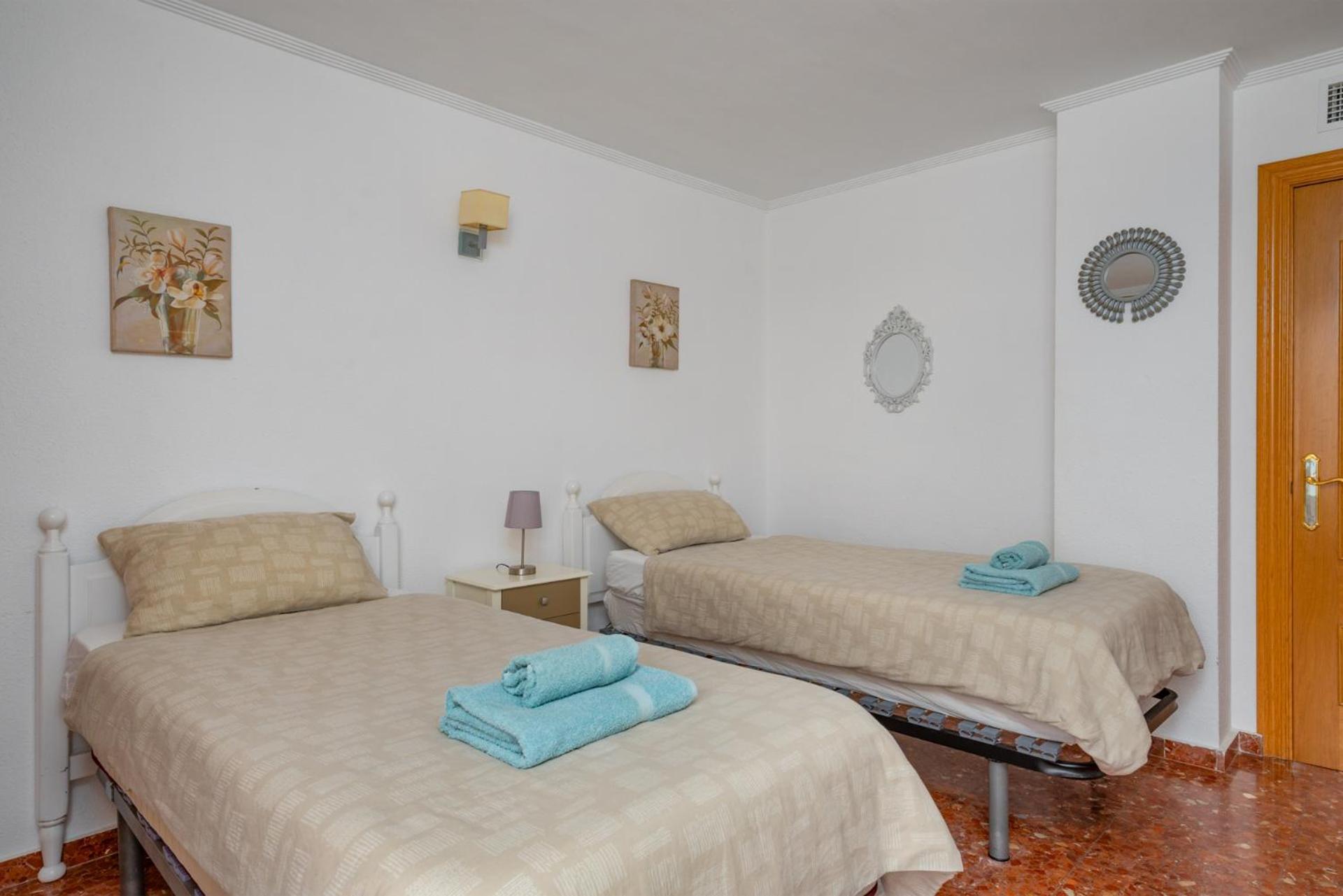 Beachfront, Two Bed- & Bathrooms, Private Parking Fuengirola Buitenkant foto