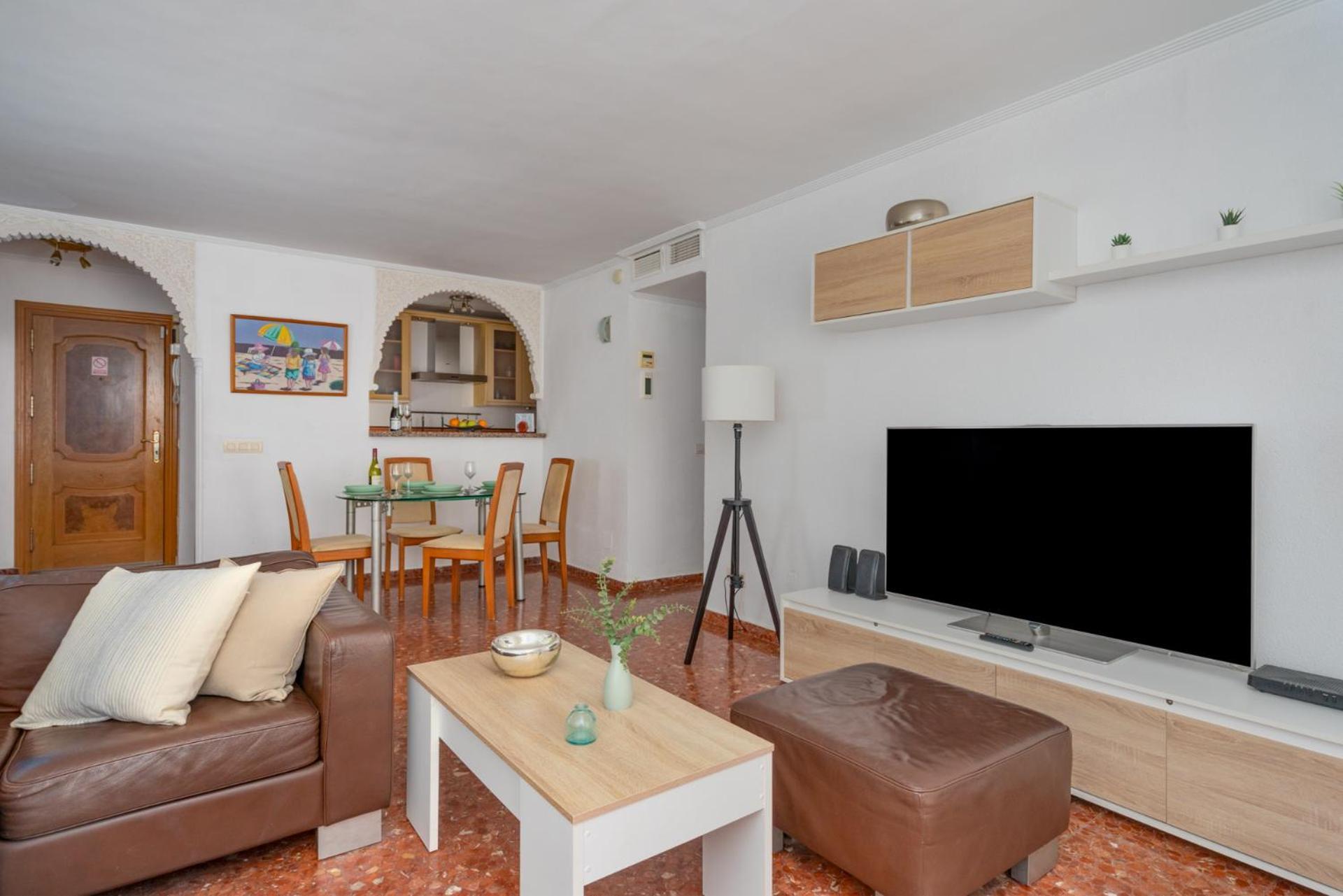 Beachfront, Two Bed- & Bathrooms, Private Parking Fuengirola Buitenkant foto