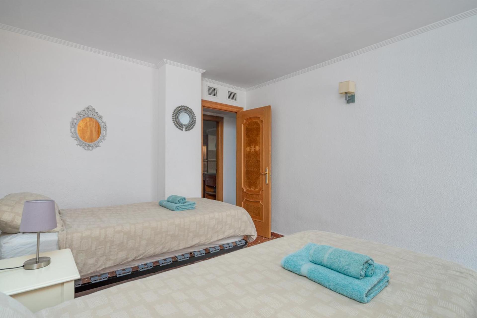 Beachfront, Two Bed- & Bathrooms, Private Parking Fuengirola Buitenkant foto